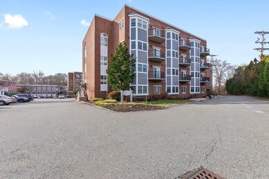 Sutton Pond unit C538, North Andover, MA 01845 - photo 2