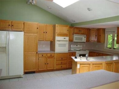 123 Winifred Ave, Worcester, MA 01602 - photo 7