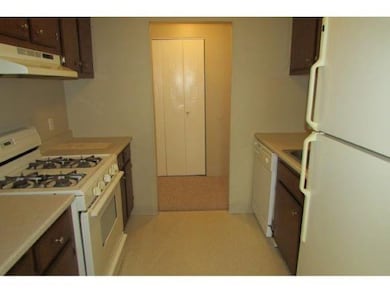 9 Louisburg Square unit U11, Nashua, NH 03060 - photo 2