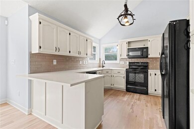 609 N Crest Dr, Raymore, MO 64083 - photo 6