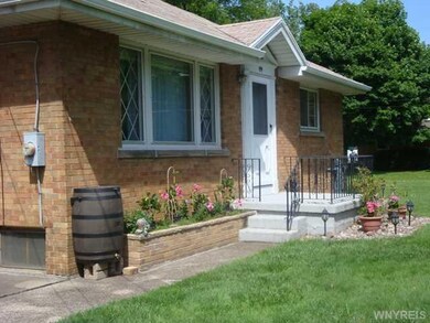 199 Warner Ave, North Tonawanda, NY 14120 - photo 2