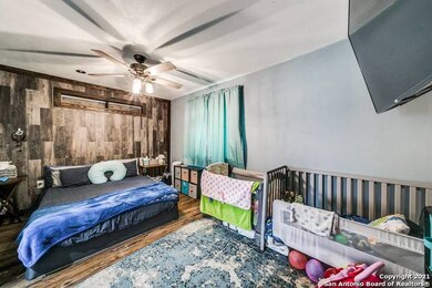 19214 Scenic Loop Rd, Helotes, TX 78023 - photo 5