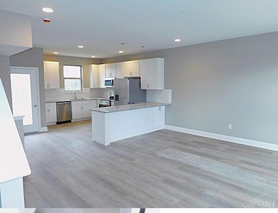 381 Cityscape West Dr, Cincinnati, OH 45205 - photo 3