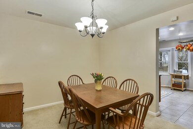 9947 Capperton Dr, Oakton, VA 22124 - photo 6