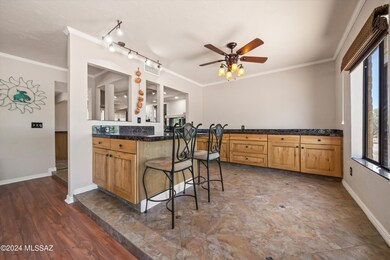 12-Kitchen_Dining Nook