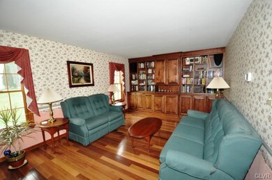 4461 Windfield Cir, Emmaus, PA 18049 - photo 6