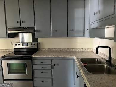 607 S Hull St, Sylvania, GA 30467 - photo 4