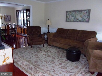 1326 Royal Ln, West Deptford, NJ 08086 - photo 5