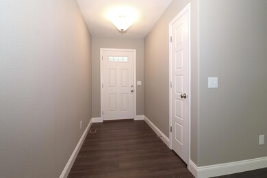 1668FeatherCrest02