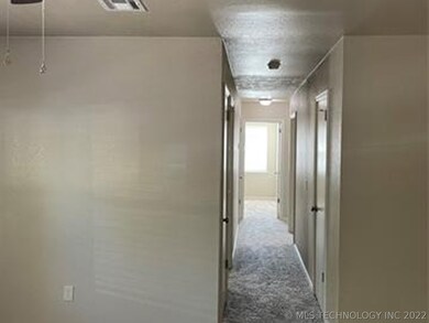 1504 N Indian Ln, Okmulgee, OK 74447 - photo 5