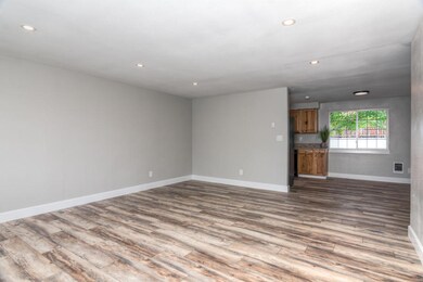 1607 SW 21st Place, Redmond, OR 97756 - photo 4