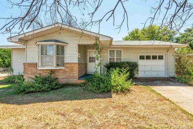 1213 Montgomery St, Wichita Falls, TX 76302 - photo 2