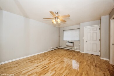 Sheridan Balmoral Apartments unit 204, Chicago, IL 60640 - photo 6