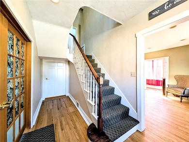 123 W Loyalhanna St unit SST, Ligonier, PA 15658 - photo 3