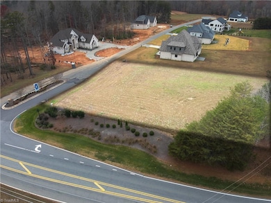 1000 Old Hickory Ct, Greensboro, NC 27455 - photo 3