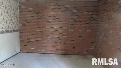 720 W Poplar St, Harrisburg, IL 62946 - photo 4
