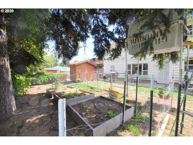 817 E 16th Place, the Dalles, OR 97058 - photo 7