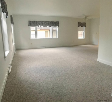 21 Park St unit 1st floor, Saratoga Springs, NY 12866 - photo 3