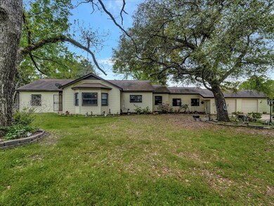 1417 W Seale St, Nacogdoches, TX 75964 - photo 4