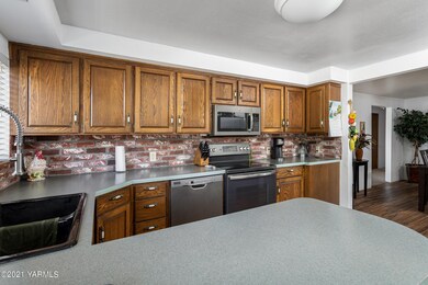 10605SummitviewExt_23