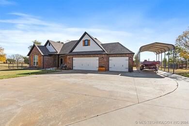 3 car garage with additional rv/boat parking
