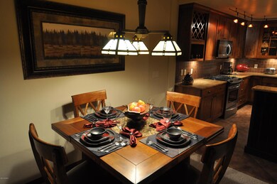 12 Dining
