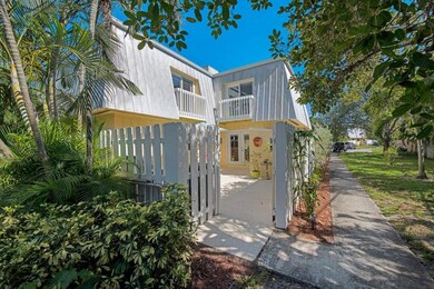 141-E-Riverside-Dr-Jupiter_EZP_2148