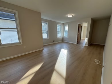 7 Grove St unit 2, Cranford, NJ 07016 - photo 5
