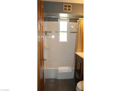 Newly renovated full bath