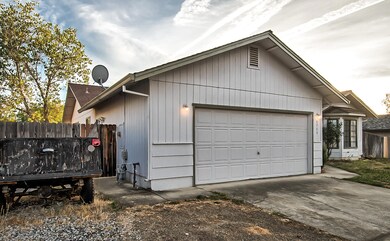 1713 Sterling Dr, Redding, CA 96003 - photo 2
