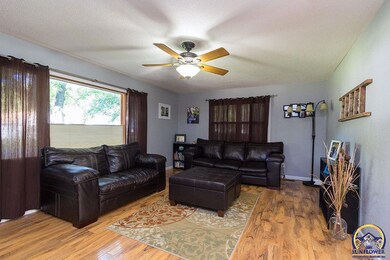 524 Pine St, Rossville, KS 66533 - photo 3