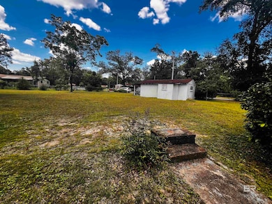 654 W Walnut Ave, Crestview, FL 32536 - photo 6