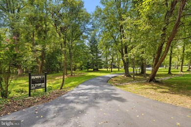 23389 Four Chimneys Ln, Middleburg, VA 20117 - photo 2