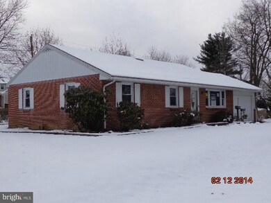 17301 Diane Dr, Hagerstown, MD 21740 - photo 2