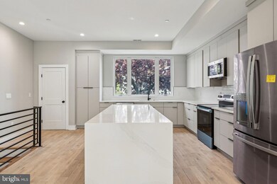 332 Carson St, Philadelphia, PA 19128 - photo 4