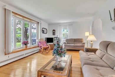 577 Lyon St, Ludlow, MA 01056 - photo 5