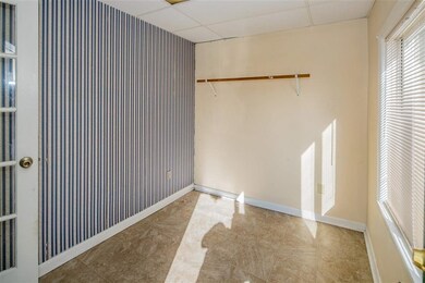 17 Crescent St, Rutland, VT 05701 - photo 6