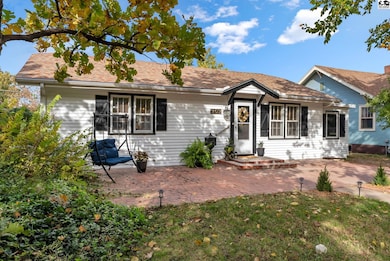 202 E 19th Ave, Hutchinson, KS 67502 - photo 2