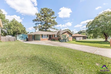 203 Todd Cir, Warner Robins, GA 31088 - photo 3