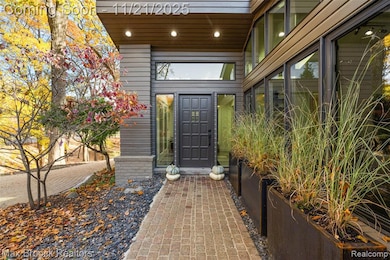 1462 Sodon Ct, Bloomfield Hills, MI 48302 - photo 2