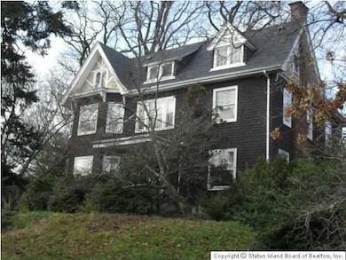 28 E Loop Rd, Staten Island, NY 10304 - photo 2