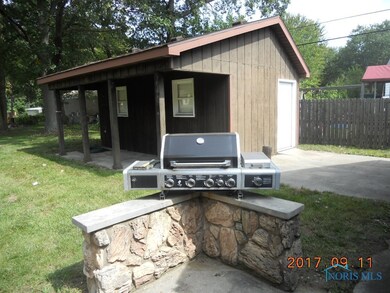 shed/workshop and nat gas grill included w/ home