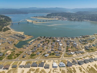 2005 NW Beachview Dr, Waldport, OR 97394 - photo 6