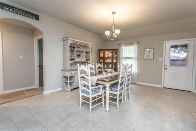 1615 S Lindsay St, Gainesville, TX 76240 - photo 6