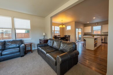 20774 SE Hollis Ln, Bend, OR 97702 - photo 7