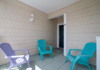 123 Via Old Sound Blvd Unit-large-004-00