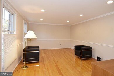 6327 Falling Brook Dr, Burke, VA 22015 - photo 3