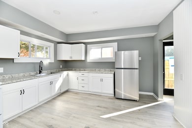 423 E 37th St, Anderson, IN 46013 - photo 4