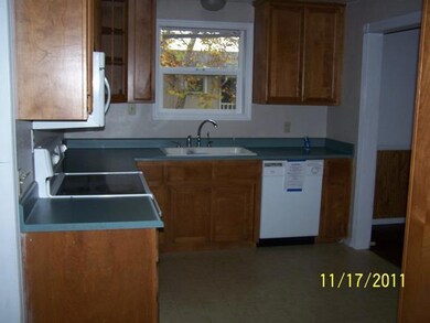 1221 SW I St, Grants Pass, OR 97526 - photo 3