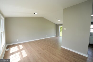 150 Independence Dr, Morrisville, PA 19067 - photo 5